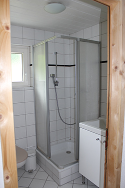 Ferienhaus Sur-le-Vau Travers Neuenburg WC - Dusche