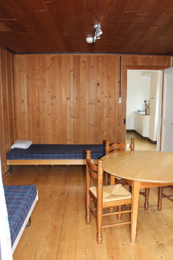 Ferienhaus Sur-le-Vau Travers Neuenburg Kochzimmer 2 Betten