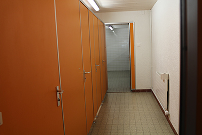 Ferienhaus Sur-le-Vau Travers Neuenburg WC 3 Einzel Toiletten, 1 WC Rollstuhlgängig</